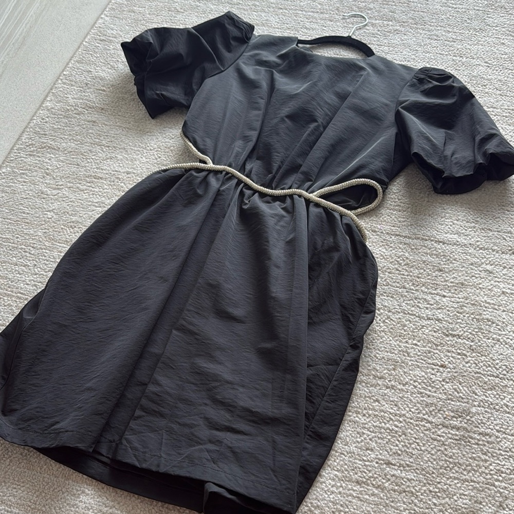 WAYF dress size M